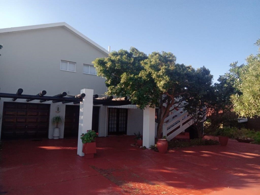 4 Bedroom Property for Sale in Paradise Beach Eastern Cape